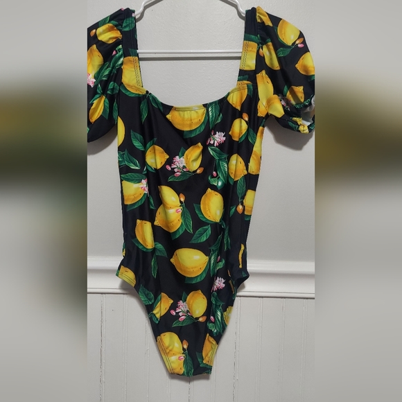 Marina West lemon drop m9dest Swimsuit size small - Picture 6 of 8